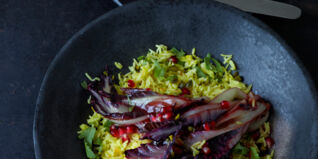 Persischer Safranreis mit Radicchio und Granatapfel Persischer Safranreis mit Radicchio und Granatapfel