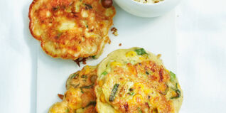 Maisküchlein mit Meerrettichcreme Maisküchlein mit Meerrettichcreme