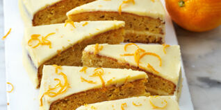 Carrot Cake mit Frischkäse-Orangen-Creme Carrot Cake mit Frischkäse-Orangen-Creme