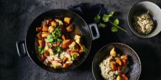 Kürbis-Apfel-Wok mit Ingwergraupen Kürbis-Apfel-Wok mit Ingwergraupen