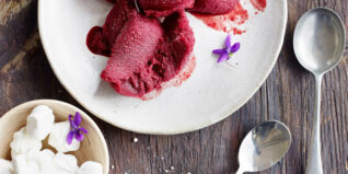 Kir-Royal-Sorbet mit Baiser Kir-Royal-Sorbet mit Baiser