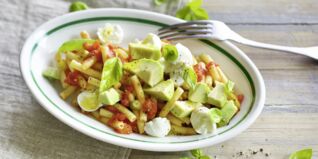 Avocado-Tomaten-Makkaroni Avocado-Tomaten-Makkaroni