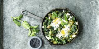 Grüne Spinat-Shakshuka Grüne Spinat-Shakshuka