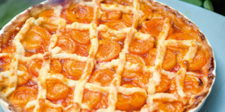 Marillen-Pfirsich-Crostata Marillen-Pfirsich-Crostata