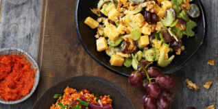 Käsesalat mit Gouda, Trauben und Walnüssen Käsesalat mit Gouda, Trauben und Walnüssen