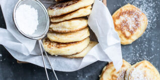 Blini mit Puderzucker Blini mit Puderzucker