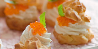 Profiteroles mit Forellencreme Profiteroles mit Forellencreme