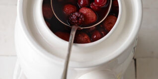 Rumtopf mit Gartenfrüchten Rumtopf mit Gartenfrüchten