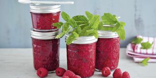 Himbeermarmelade mit Minze Himbeermarmelade mit Minze