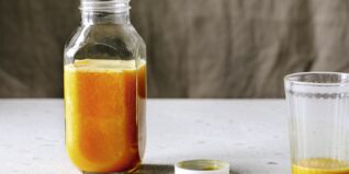 Orangen-Möhren-Saft mit Kurkuma