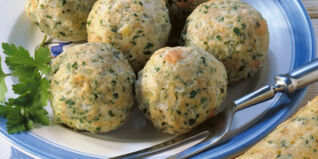 Bayerische Semmelknödel Bayerische Semmelknödel