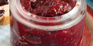 Stachelbeer-Himbeer-Konfitüre Stachelbeer-Himbeer-Konfitüre