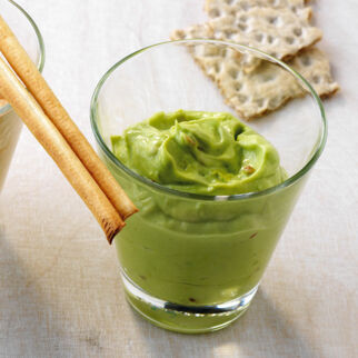 Avocadopüree mit Tomaten Avocadopüree mit Tomaten