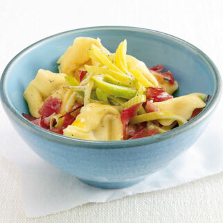 Tortellini-Lauch-Salat Tortellini-Lauch-Salat