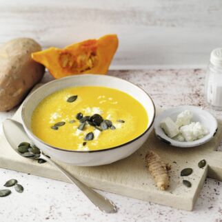 Süßkartoffel-Kürbis- Suppe mit Feta Süßkartoffel-Kürbis- Suppe mit Feta