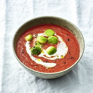 Tomatensuppe mit Avocado Tomatensuppe mit Avocado