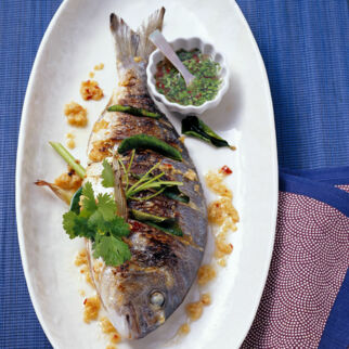 Doraden mit Zitronengras, Ingwer und Chili Doraden mit Zitronengras, Ingwer und Chili