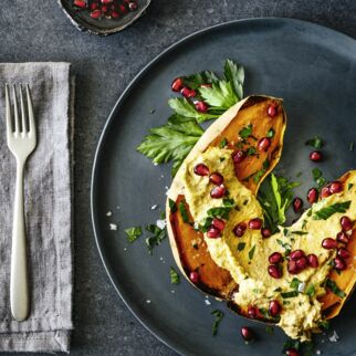 Baba Ghanoush auf Süsskartoffel Baba Ghanoush auf Süsskartoffel