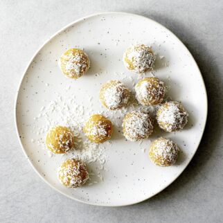 Mango-Kokos-Energy-Balls Mango-Kokos-Energy-Balls