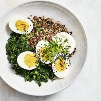 Quinoa-Bowl mit Spinat & Ei Quinoa-Bowl mit Spinat & Ei