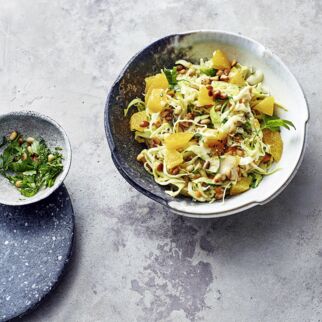 Spitzkohlsalat mit roten Linsen Spitzkohlsalat mit roten Linsen