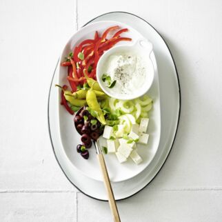 Griechischer Vorspeisenteller Griechischer Vorspeisenteller