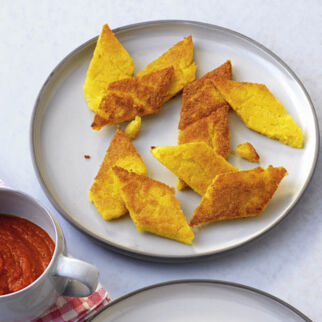 Polentaschnitten mit Tomatensauce Polentaschnitten mit Tomatensauce