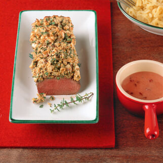 Hirschrücken mit Kräuter-Senf-Kruste Hirschrücken mit Kräuter-Senf-Kruste