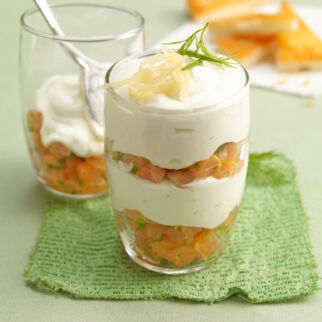 Wasabi-Mousse mit Räucherlachs Wasabi-Mousse mit Räucherlachs