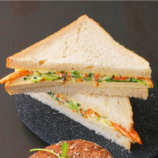 Räuchertofu-Sandwiches Räuchertofu-Sandwiches