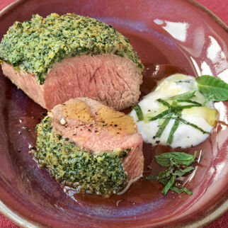 Lamm mit Zitronen-Kräuter-Kruste Lamm mit Zitronen-Kräuter-Kruste