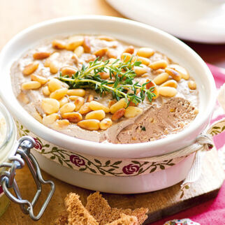 Entenleber-Paté mit Pinienkernen und Calvados Entenleber-Paté mit Pinienkernen und Calvados