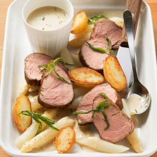 Kalbsfilet mit Estragon-Senf-Sauce und Spargel Kalbsfilet mit Estragon-Senf-Sauce und Spargel