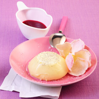 Rosenblüten-Panna-cotta Rosenblüten-Panna-cotta