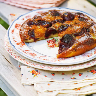 Pfannkuchen mit Süßkirschen Pfannkuchen mit Süßkirschen