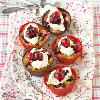 Cranberry-Cashew-Cupcakes Cranberry-Cashew-Cupcakes