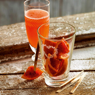 Zitrus-Ingwer-Sirup mit Gewürzen Zitrus-Ingwer-Sirup mit Gewürzen