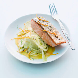 Lachs mit Fenchel und Orangenbutter Lachs mit Fenchel und Orangenbutter