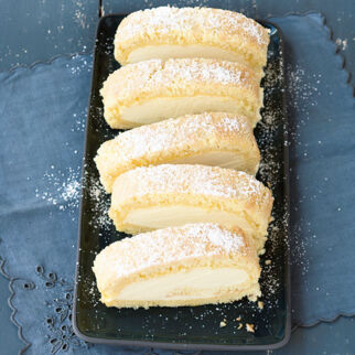 Zitronen-Biskuitrolle Zitronen-Biskuitrolle