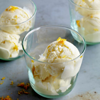 Sahniges Orangen-Quark-Eis Sahniges Orangen-Quark-Eis