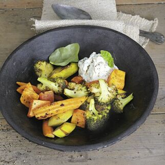 Ofengemüse mit Tomaten-Ziegenkäsecreme Ofengemüse mit Tomaten-Ziegenkäsecreme