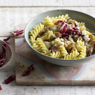 Radicchio-Pasta mit Gorgonzola Radicchio-Pasta mit Gorgonzola