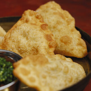 Samosa mit Minzchutney Samosa mit Minzchutney