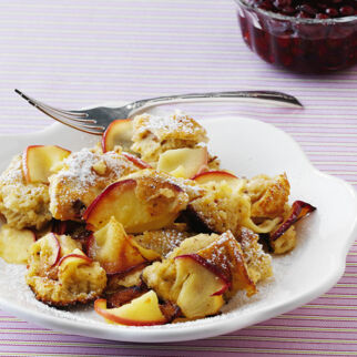 Apfel-Nuss-Schmarren Apfel-Nuss-Schmarren