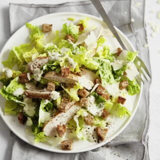 Caesar Salad light mit Hähnchenbrust Caesar Salad light mit Hähnchenbrust