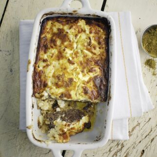 Hackfleischbraten mit Gemüse und Schafskäse Hackfleischbraten mit Gemüse und Schafskäse