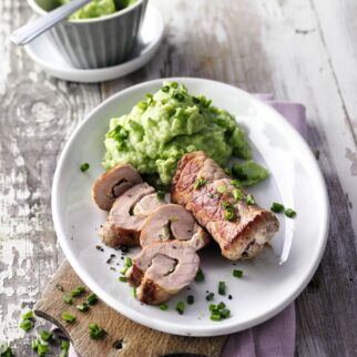 Schnitzelröllchen auf Brokkolipüree Schnitzelröllchen auf Brokkolipüree