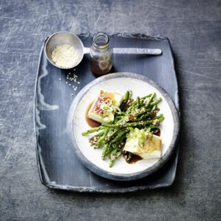 Gedämpfter Tofu mit Sesam-bohnen Gedämpfter Tofu mit Sesam-bohnen