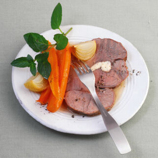 Lammkeule mit Feta und Minze Lammkeule mit Feta und Minze