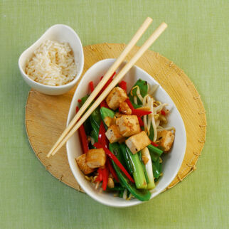 Pfannengerührte Zuckerschoten mit Tofu Pfannengerührte Zuckerschoten mit Tofu